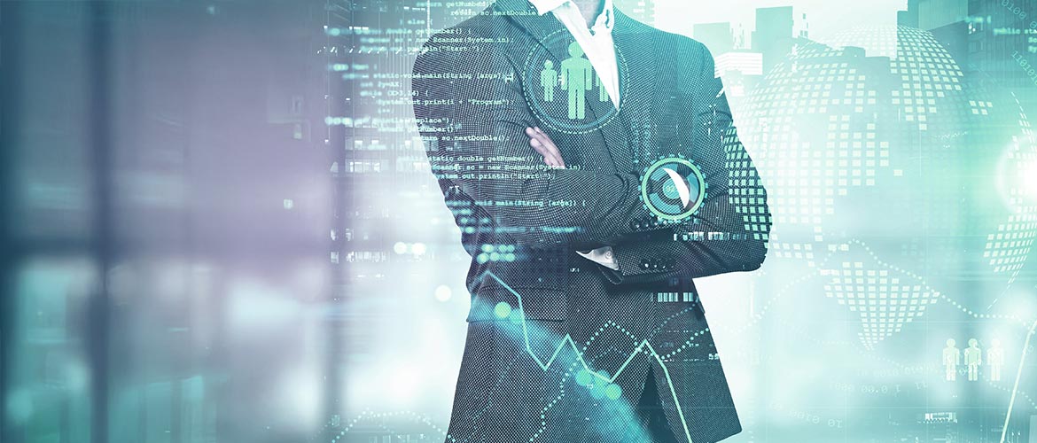 Businessperson im Anzug mit verschränkten Armen, digitale Datenvisualisierung, Technologie‑Icons und globale Netzwerkgrafiken – modernes Tech‑ und Datenanalyse‑Konzept.