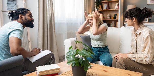Kinder beim Feiern beim Fussballspiel