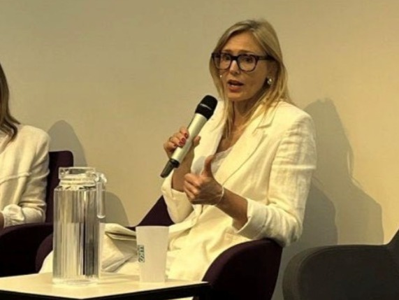 Alena Mastantuono speaking at Clean Air Task Force
