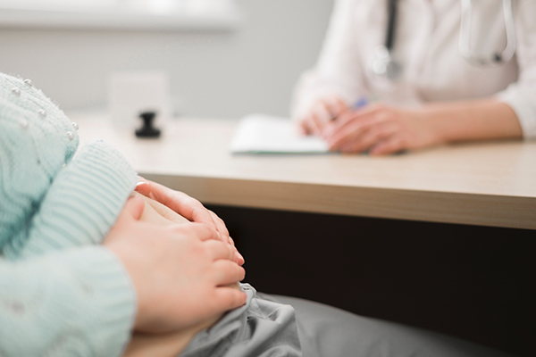 Mujer en consulta ginecológica