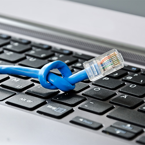 Internetkabel, das verknotet ist