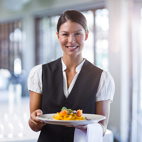 Frau im Service