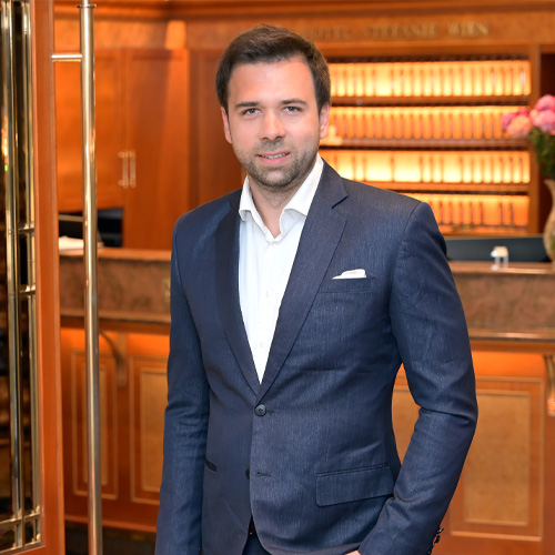 Dr. Alexander Schick