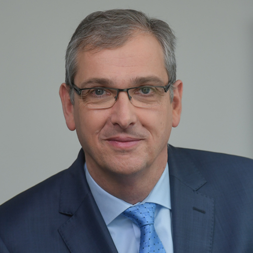 Dr. Oliver Huschens