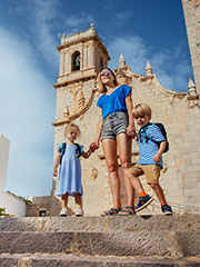 Family in Peñiscola, Comunitat Valenciana