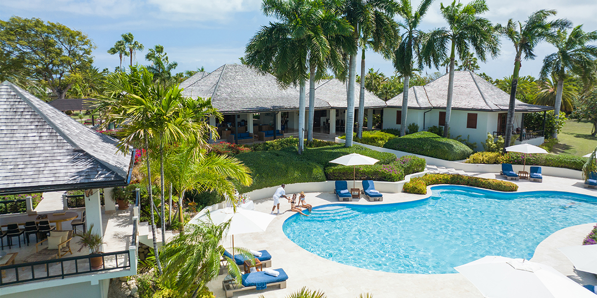 Poolside at Tir Na Nog - Private Residence 