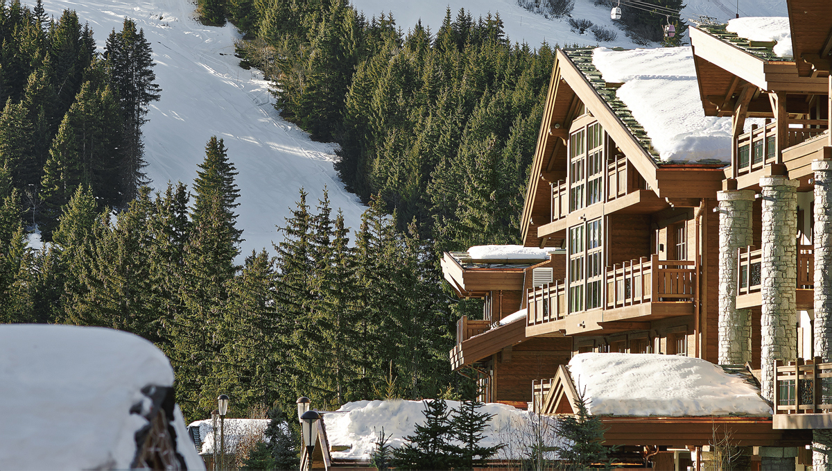 L'Apogee Courchevel under the snow
