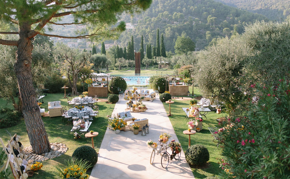 Private dinner in the gardens