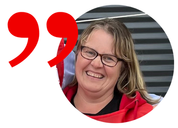 Hymyilevä henkilö.